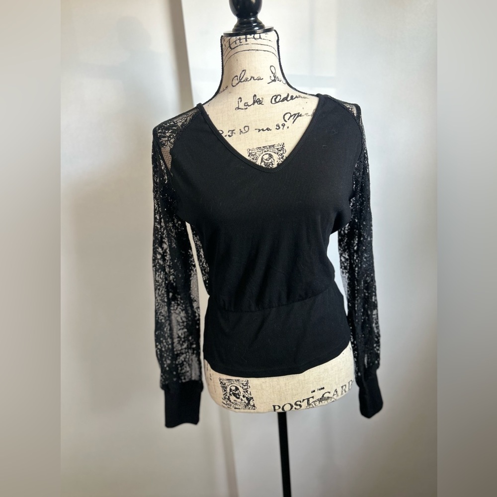 SHEIN laced blouse‎